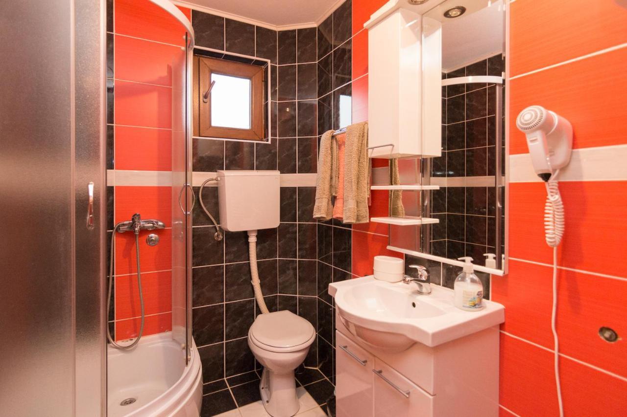 Apartments Andric คาลูแยร์สแก บาเร ภายนอก รูปภาพ