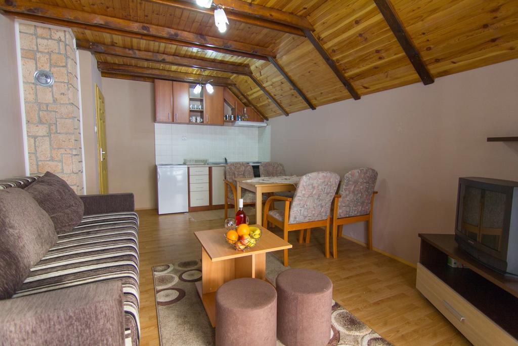 Apartments Andric คาลูแยร์สแก บาเร ภายนอก รูปภาพ
